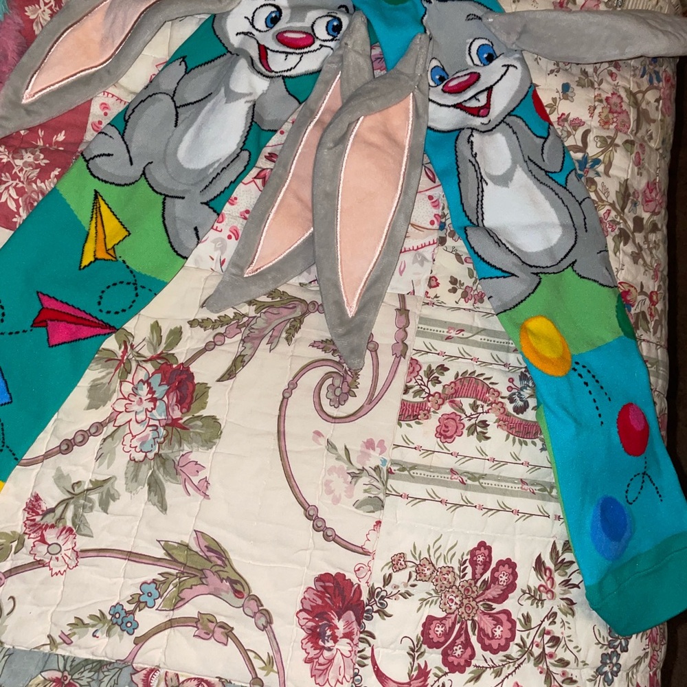 Mamia Gray and Pink Bunny Socks